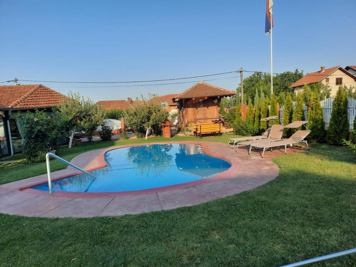Guest House Rose Smederevska Palanka Exterior foto