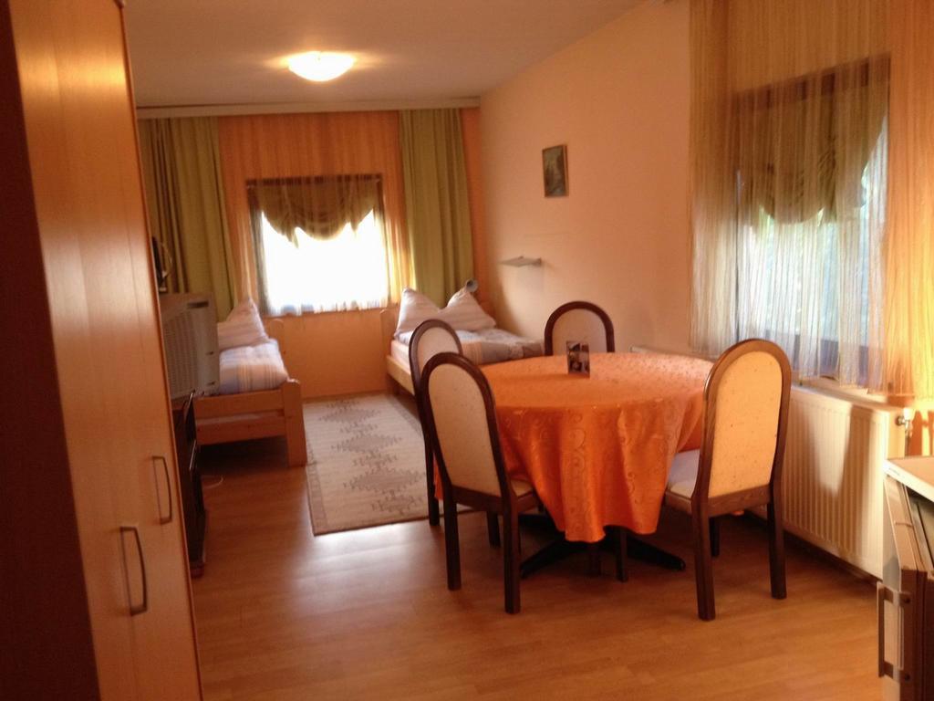 Guest House Rose Smederevska Palanka Exterior foto