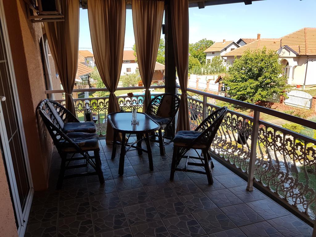 Guest House Rose Smederevska Palanka Exterior foto