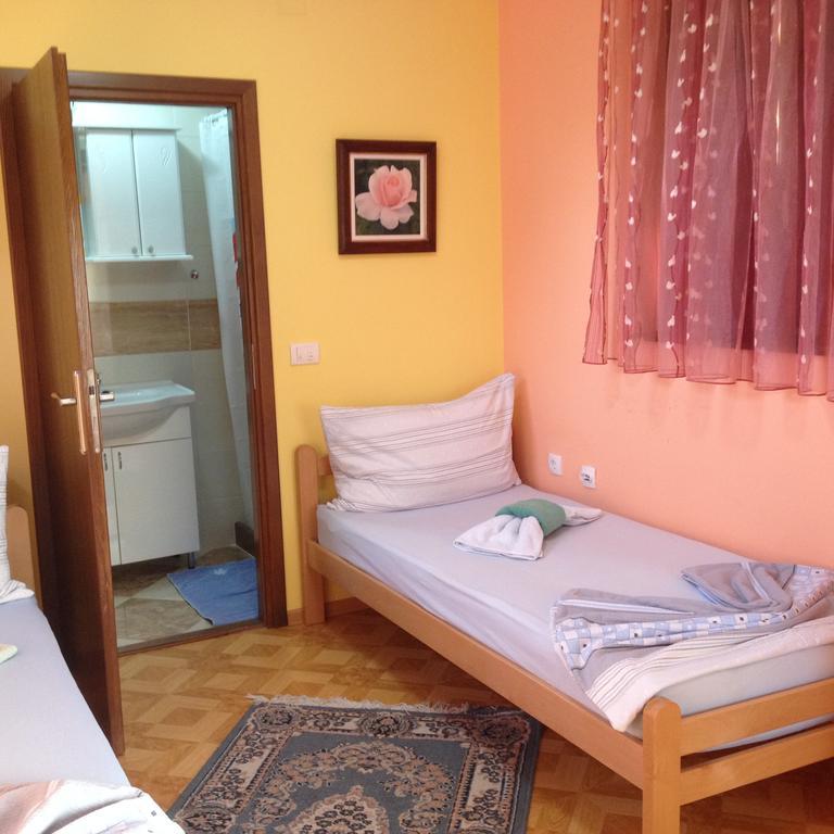 Guest House Rose Smederevska Palanka Exterior foto
